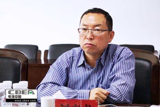 1462428573444097663.jpg 4 圖為中國化學(xué)與物理電源行業(yè)協(xié)會秘書長劉彥龍.jpg