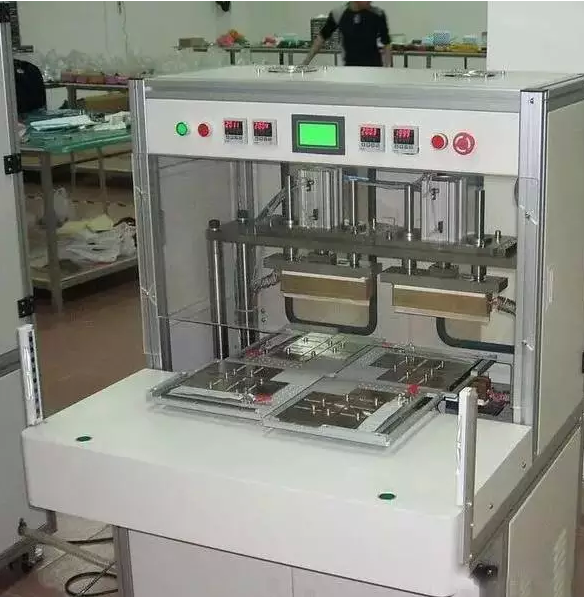 從軟包鋰電芯生產(chǎn)封裝流程 看鋁塑膜的重要性05.png