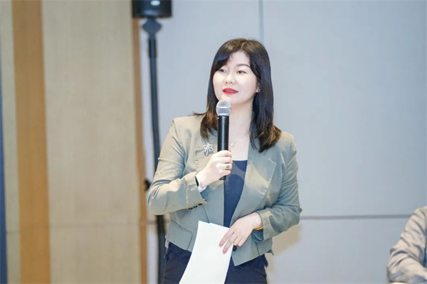 “Li+學(xué)社”高端對話:警惕全球化機(jī)遇下,鋰電企業(yè)的出海挑戰(zhàn)和技術(shù)迭代風(fēng)險(xiǎn) “Li+學(xué)社”高端對話:警惕全球化機(jī)遇下,鋰電企業(yè)的出海挑戰(zhàn)和技術(shù)迭代風(fēng)險(xiǎn)