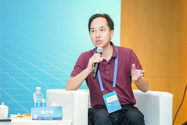 “Li+學(xué)社”高端對話:警惕全球化機(jī)遇下,鋰電企業(yè)的出海挑戰(zhàn)和技術(shù)迭代風(fēng)險(xiǎn) “Li+學(xué)社”高端對話:警惕全球化機(jī)遇下,鋰電企業(yè)的出海挑戰(zhàn)和技術(shù)迭代風(fēng)險(xiǎn)