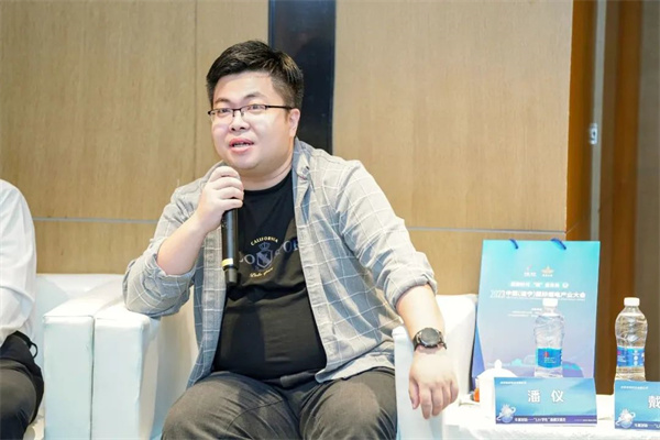 “Li+學(xué)社”高端對話:警惕全球化機(jī)遇下,鋰電企業(yè)的出海挑戰(zhàn)和技術(shù)迭代風(fēng)險(xiǎn) “Li+學(xué)社”高端對話:警惕全球化機(jī)遇下,鋰電企業(yè)的出海挑戰(zhàn)和技術(shù)迭代風(fēng)險(xiǎn)