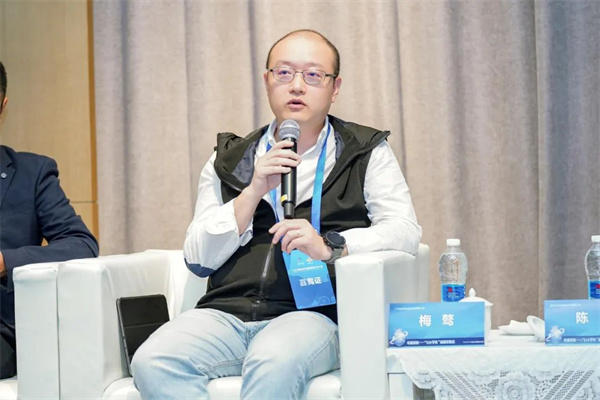 “Li+學(xué)社”高端對話:警惕全球化機(jī)遇下,鋰電企業(yè)的出海挑戰(zhàn)和技術(shù)迭代風(fēng)險(xiǎn) “Li+學(xué)社”高端對話:警惕全球化機(jī)遇下,鋰電企業(yè)的出海挑戰(zhàn)和技術(shù)迭代風(fēng)險(xiǎn)