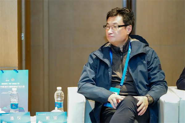 “Li+學(xué)社”高端對話:警惕全球化機(jī)遇下,鋰電企業(yè)的出海挑戰(zhàn)和技術(shù)迭代風(fēng)險(xiǎn) “Li+學(xué)社”高端對話:警惕全球化機(jī)遇下,鋰電企業(yè)的出海挑戰(zhàn)和技術(shù)迭代風(fēng)險(xiǎn)