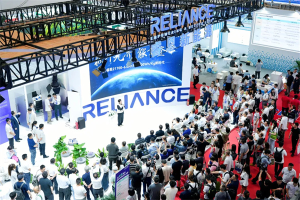 「極耳無界 能量登峰」發(fā)布會(huì)圓滿落幕：睿恩21700-6Ah電池全球首發(fā)，攜手蔡司共繪質(zhì)量新篇章