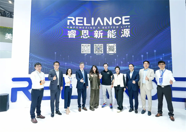 「極耳無界 能量登峰」發(fā)布會(huì)圓滿落幕：睿恩21700-6Ah電池全球首發(fā)，攜手蔡司共繪質(zhì)量新篇章