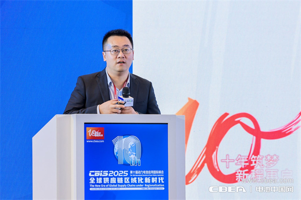 產(chǎn)業(yè)共振!大圓柱電池迎來(lái)“高光時(shí)刻” 產(chǎn)業(yè)共振!大圓柱電池迎來(lái)“高光時(shí)刻”